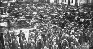 Russian prisoners of war after the Battle of Tannenberg. "Russian prisoners tannenberg" by website: Ray Mentzer (atominfo@aol.com); photographer unknown - Photos of the Great War. Licensed under Public domain via Wikimedia Commons.