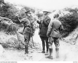 Sir Alexander John Godley (centre) confers with fellow generals Sir Harry Chauvel and William Riddell Birdwood, Gallipoli, 1915. Image courtesy Australian War Memorial.