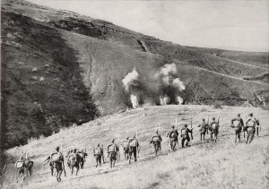 Bulgarian infantry attack in the Monastir area. Image in public domain.