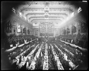 Returned soldiers dinner, Town Hall, Sydney, Anzac Day 1916. Image courtesy State Library of NSW.