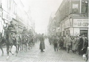 General Erich von Falkenhayn leads the German 9th Army into Bucharest, 6 December 1916. Image in public domain.